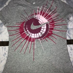 Girls Nike t-shirt size medium